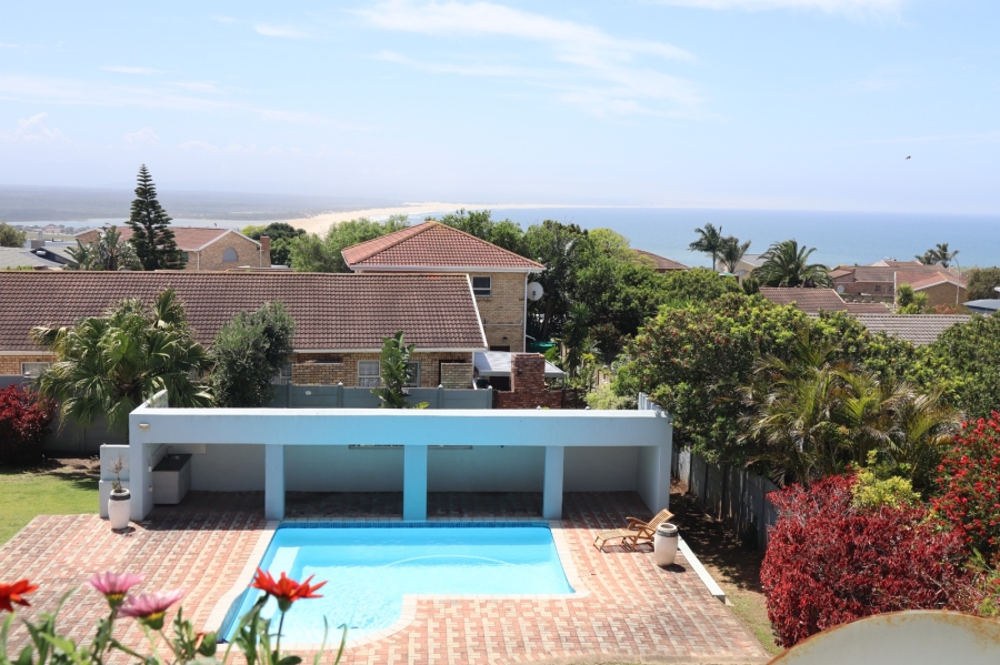 To Let 3 Bedroom Property for Rent in Wavecrest Eastern Cape
